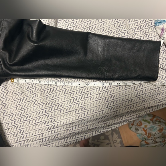 100% Leather Jacket - Picture 10 of 12